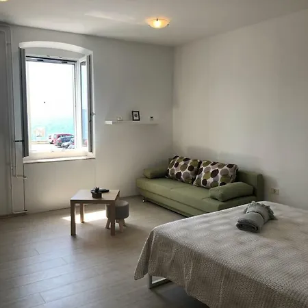 Aurora Apartment *